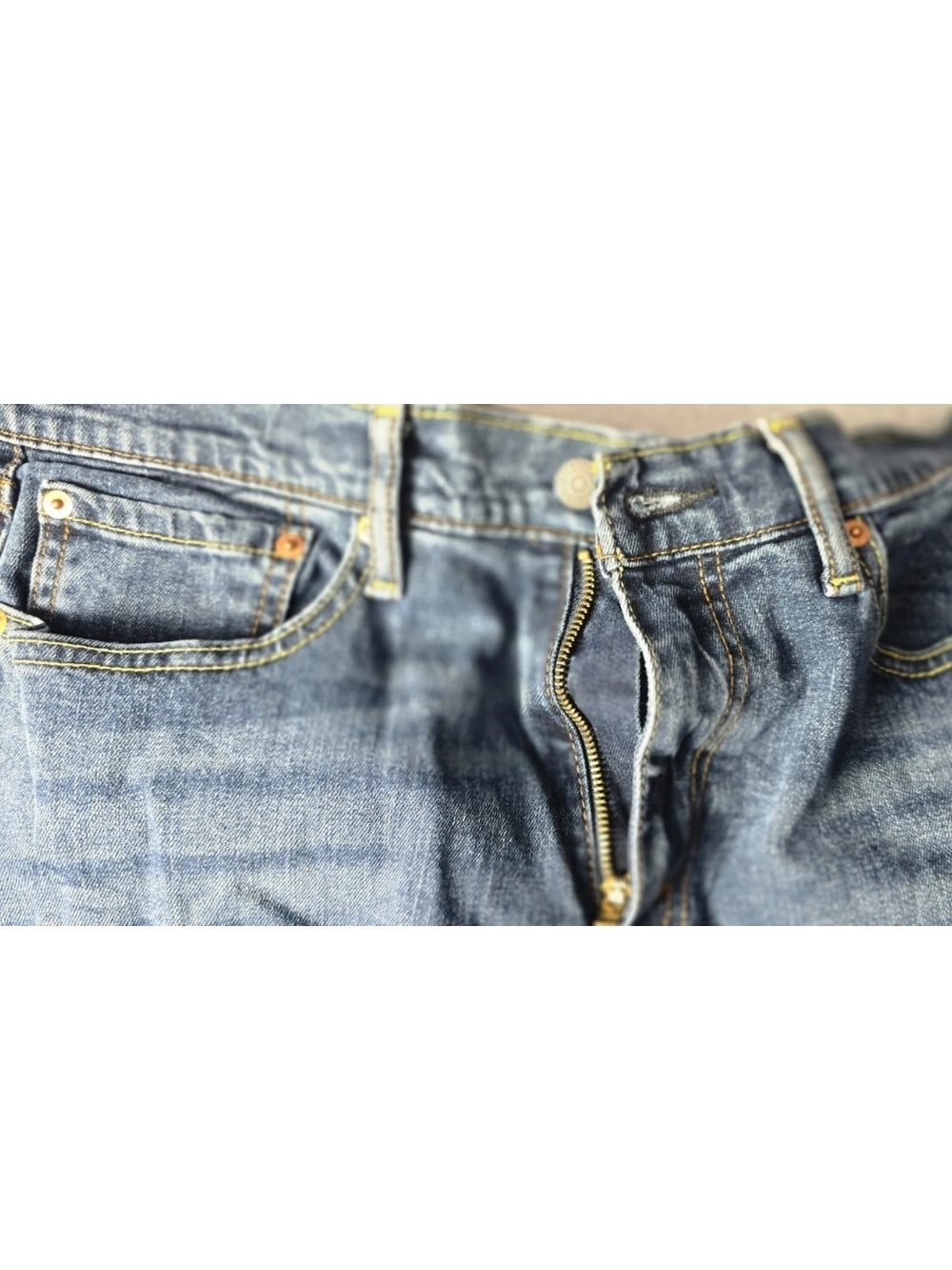 Levi's Faded Blue Relaxed Fit Jeans